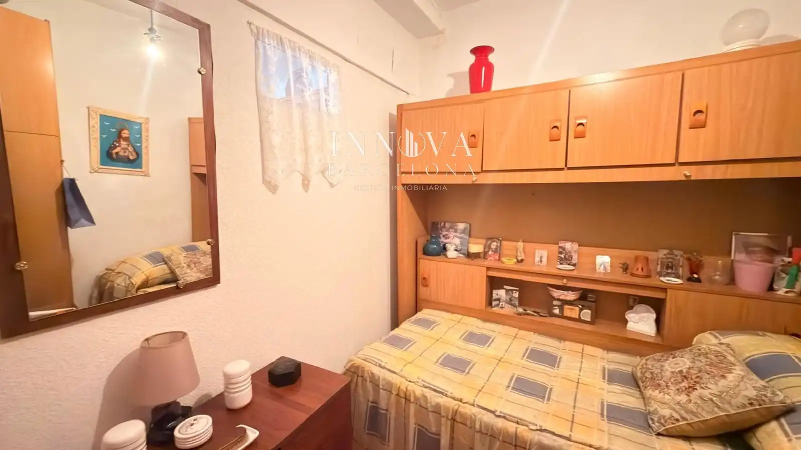 Schlafzimmer von Wohnung zum Verkauf in Barcelona mit Klimaanlage