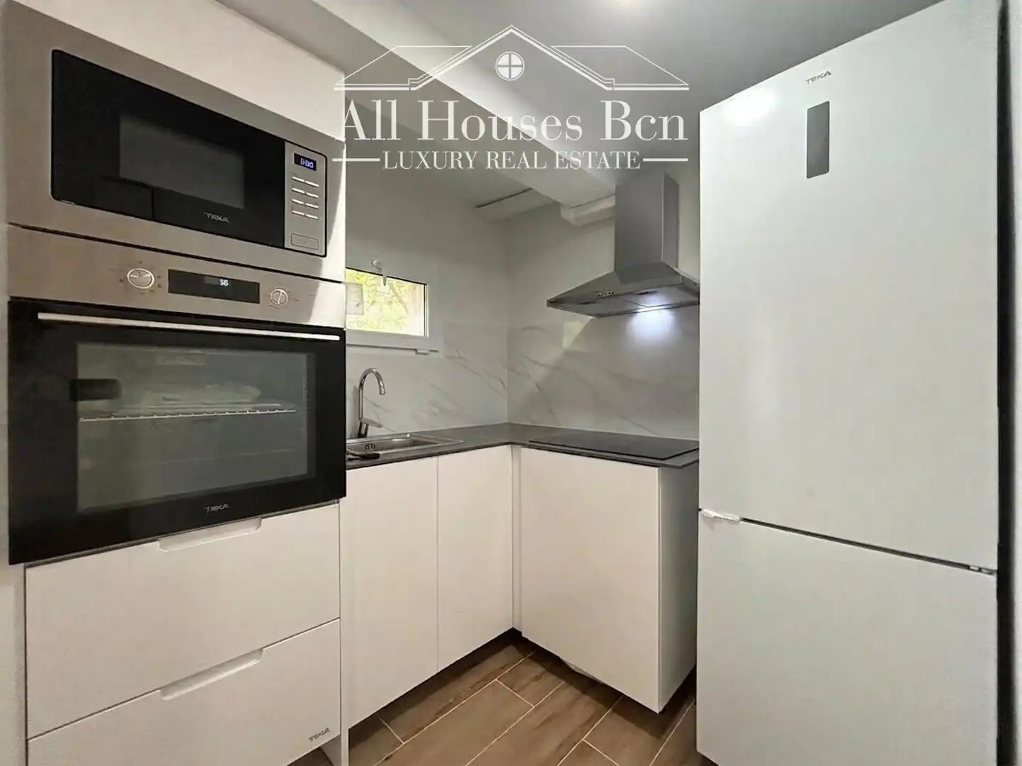 Cocina de Piso en venta en L'Hospitalet de Llobregat con Aire acondicionado, Calefacción y Parquet