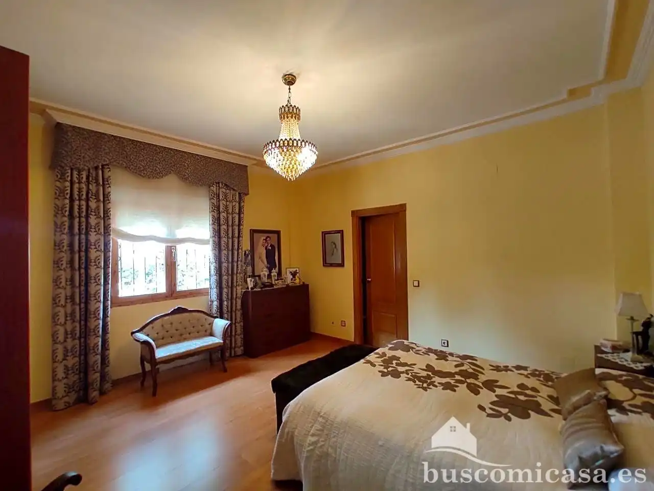 Dormitori de Casa o xalet en venda en Linares amb Aire condicionat, Calefacció i Jardí privat