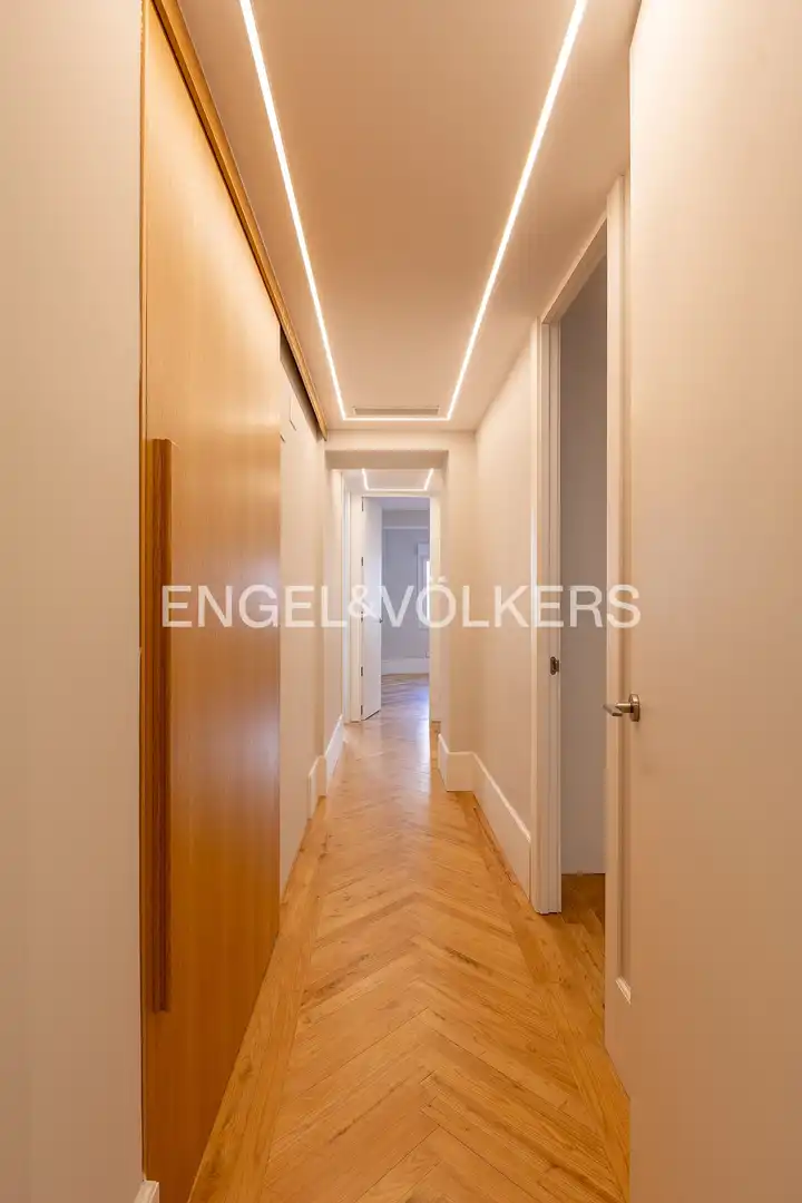 Wohnung zur Miete in Madrid mit Klimaanlage, Heizung und Parkett