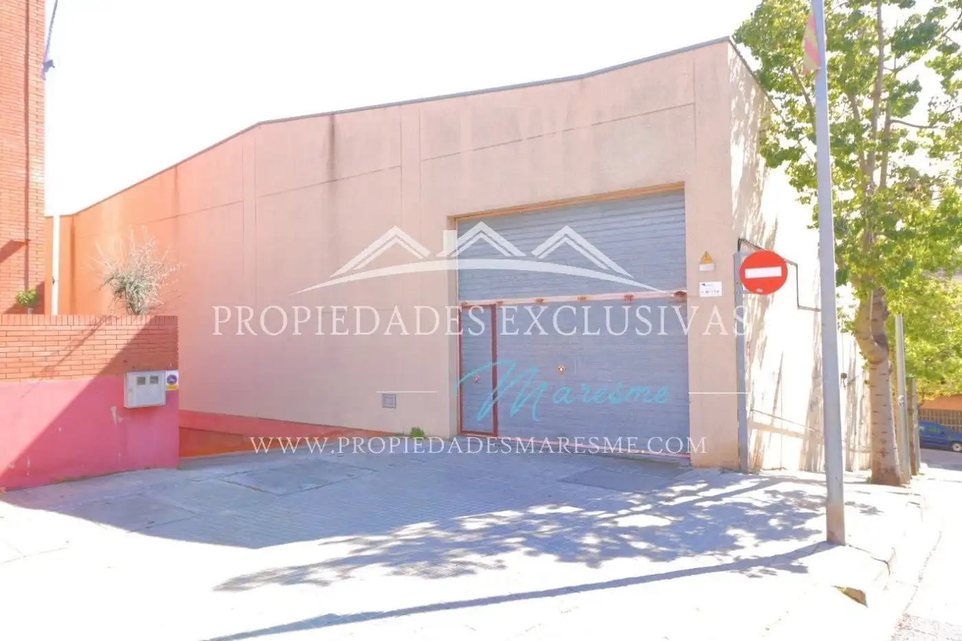 Vista exterior de Nave industrial en venta en El Masnou con Calefacción