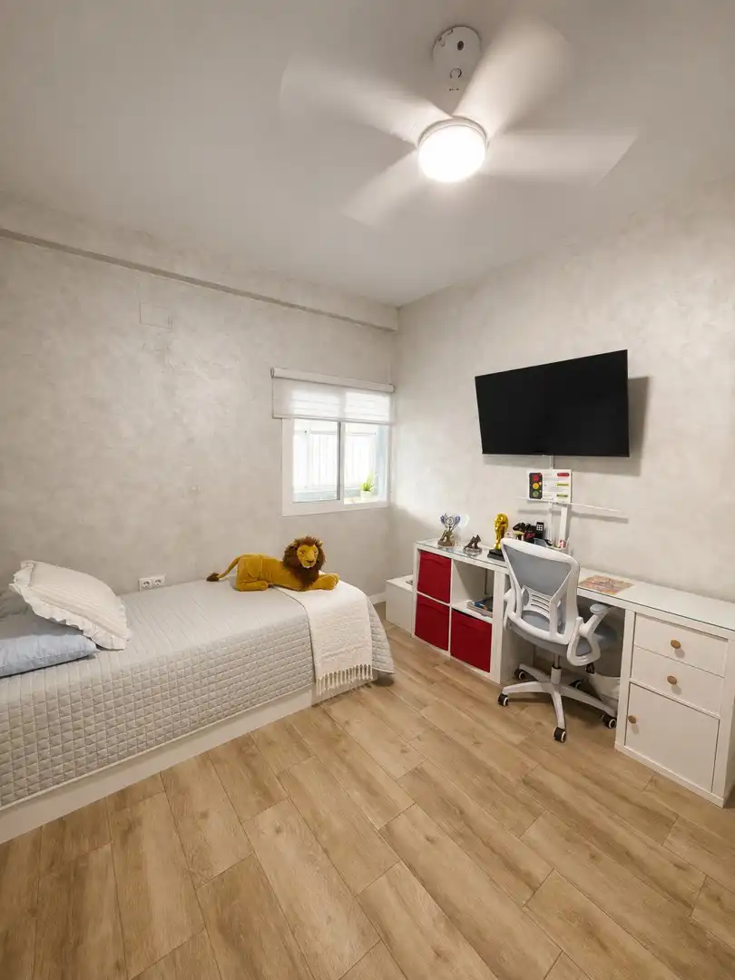 Dormitori de Casa adosada en venda en Alcalá de Guadaira amb Terrassa, Traster i Moblat
