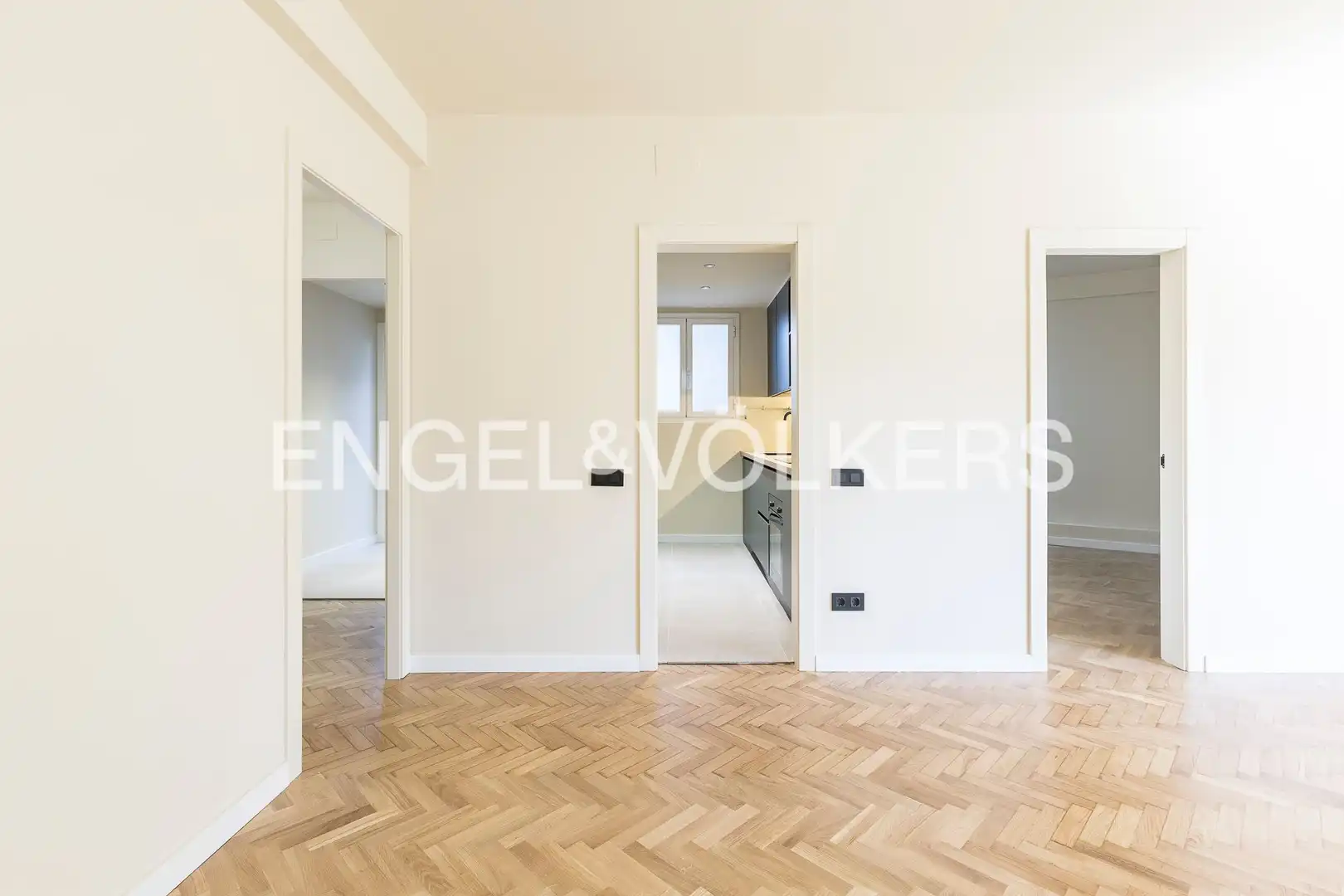 Flat for sale in Barcelona  with Air Conditioner, Heating and Parquet flooring