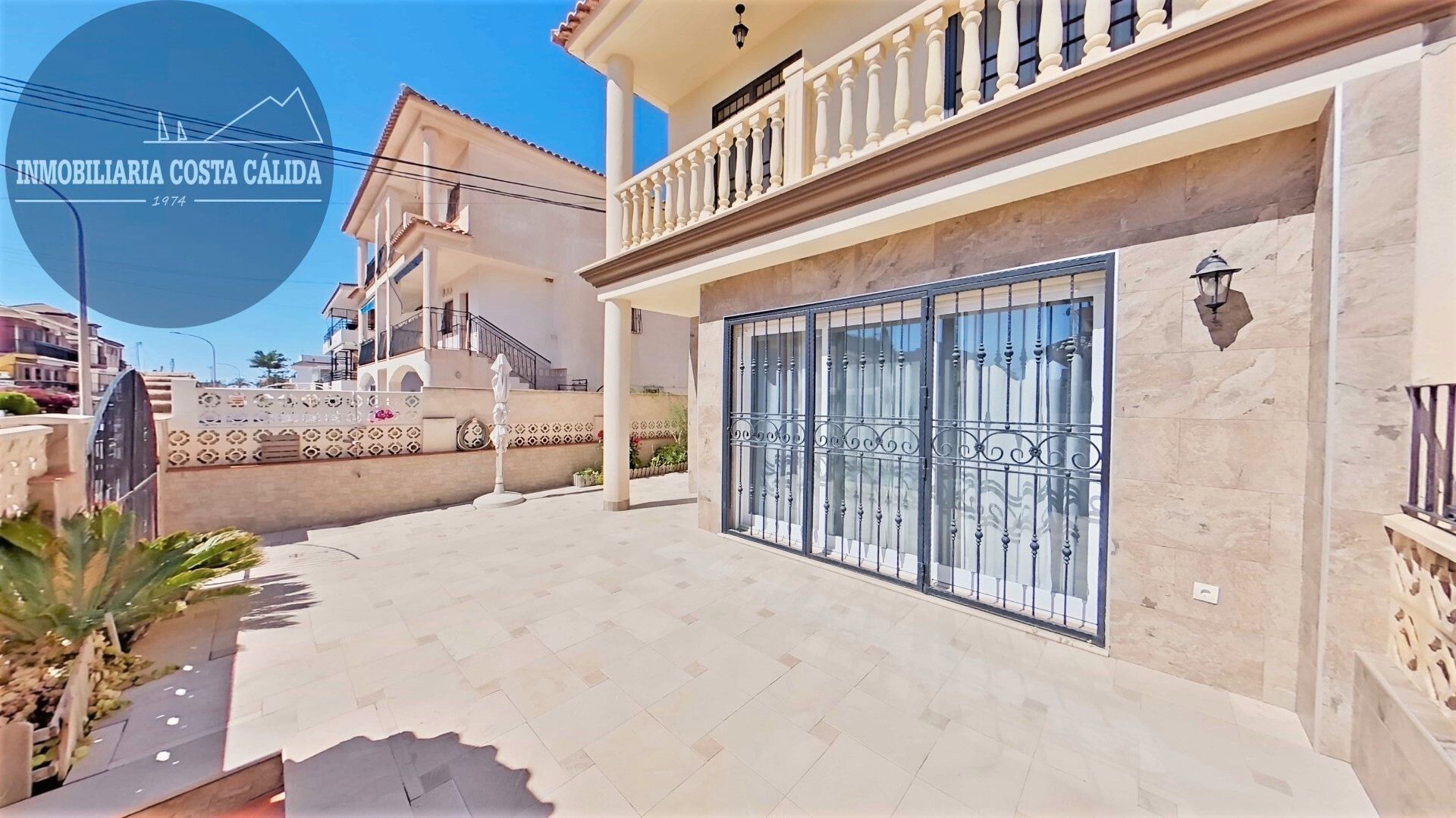 Exterior view of Single-family semi-detached for sale in Águilas  with Air Conditioner, Heating and Private garden