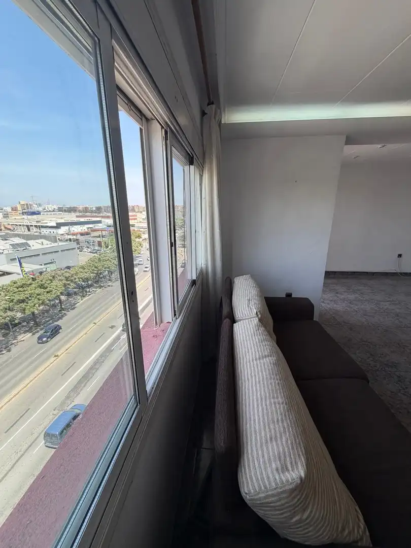 Habitación de Piso en venta en Valencia con Balcón
