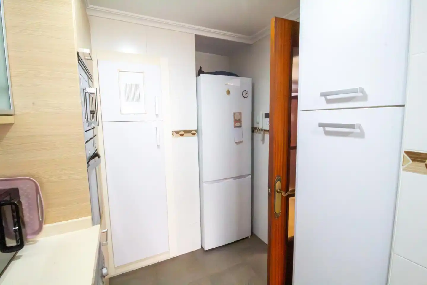 Kitchen of Flat for rent in Valencia  with Air Conditioner and Furnished