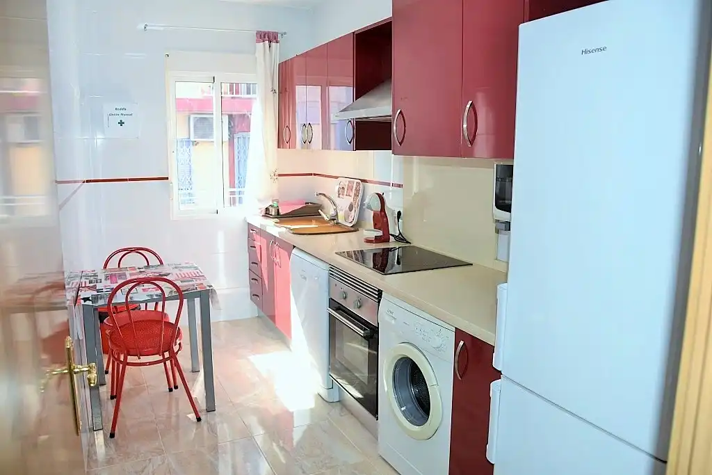 Flat with terrace to rent in Carrer del Pervindre