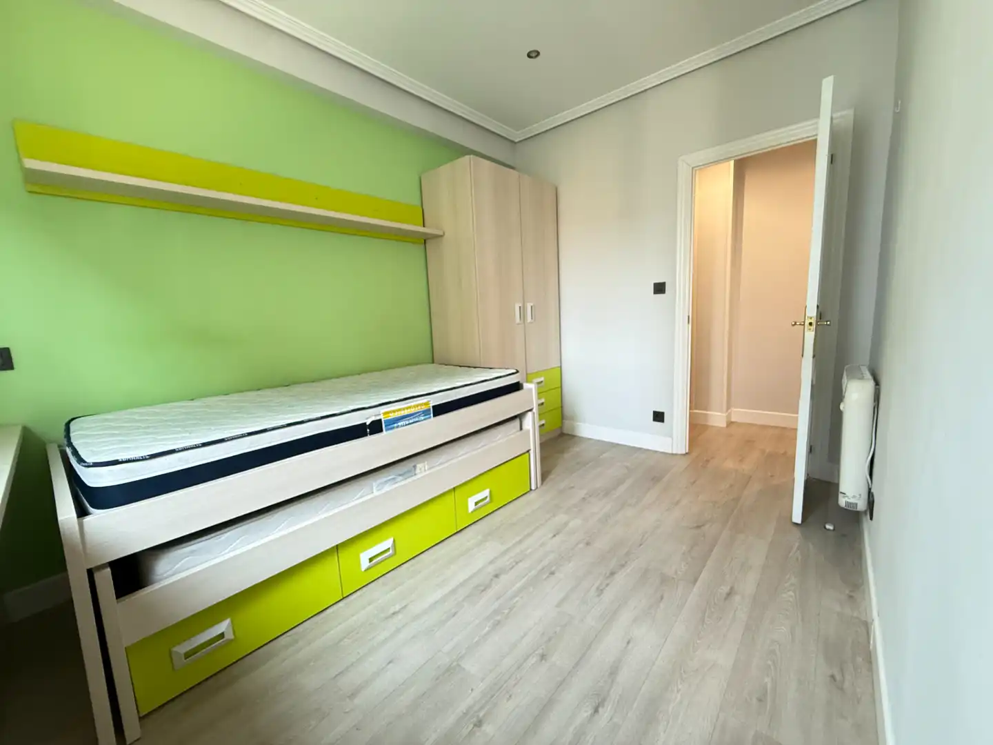 Habitación de Piso en venta en Bilbao  con Calefacción y Amueblado