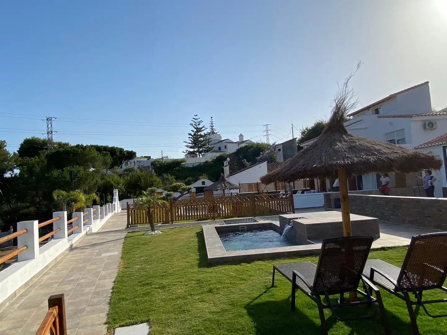 Vista exterior de Casa o xalet en venda en Vélez-Málaga amb Aire condicionat, Jardí privat i Terrassa