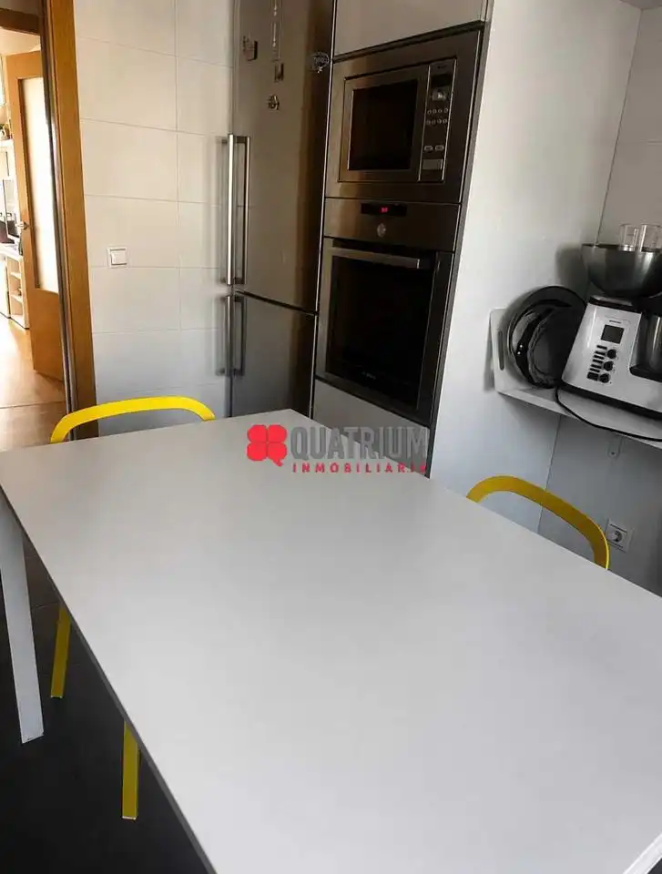 Kitchen of Flat for rent in Santiago de Compostela   with Heating and Furnished