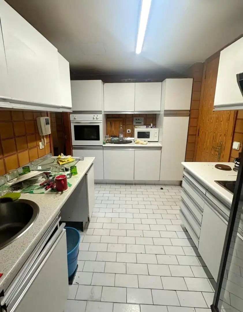 Cuina de Pis en venda en León Capital  amb Calefacció, Parquet i Terrassa