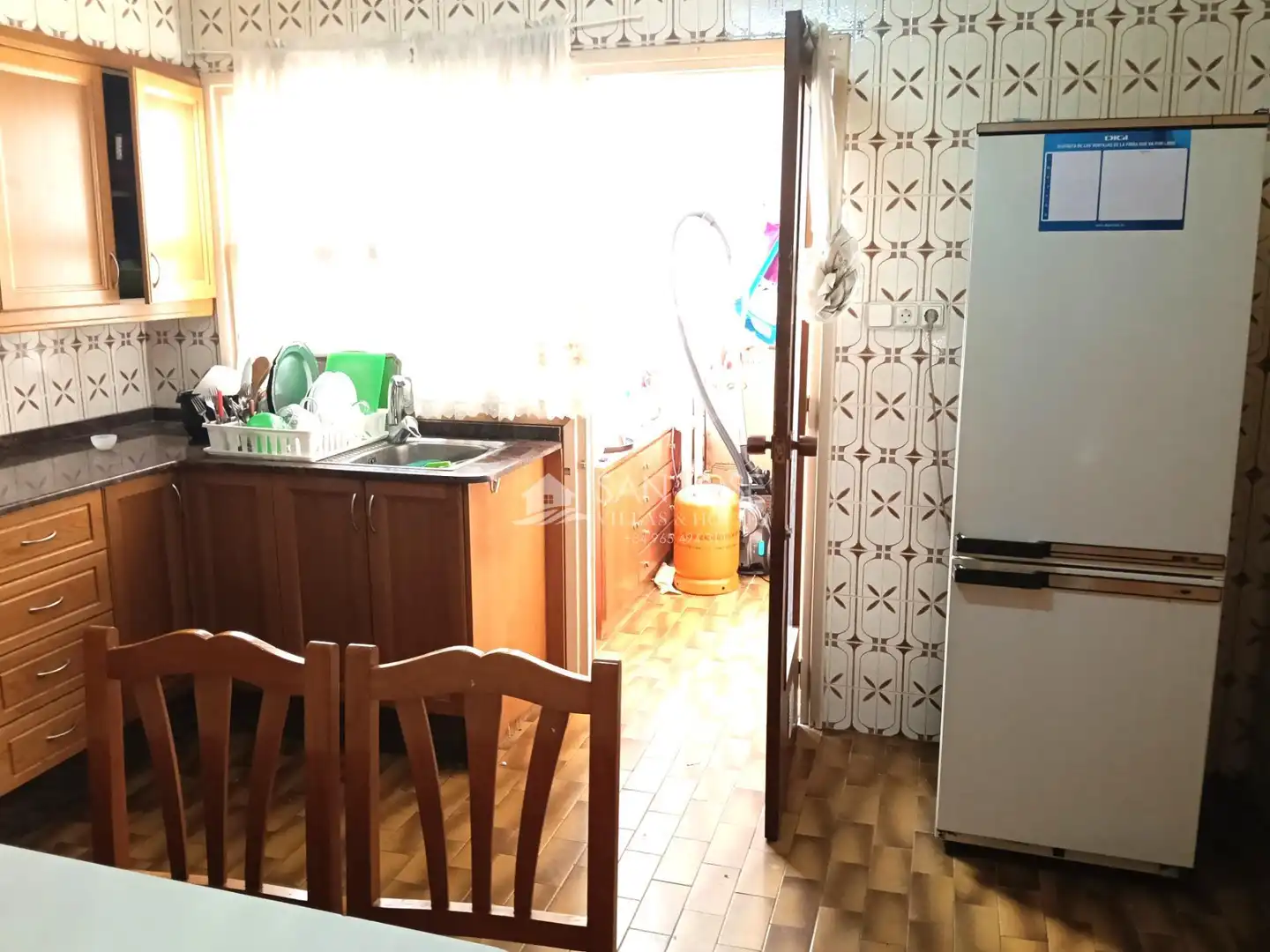 Cocina de Piso en venta en Aspe con Terraza, Trastero y Balcón