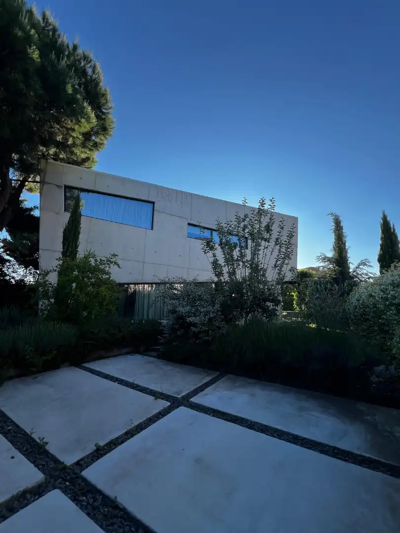 Vista exterior de Casa o xalet en venda en Pozuelo de Alarcón amb Aire condicionat, Calefacció i Jardí privat