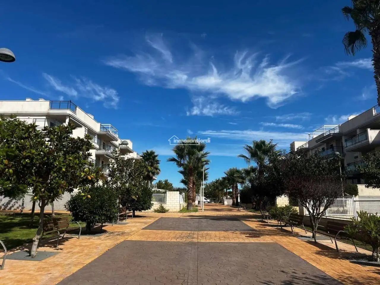 Flat with pool for sale in Calle Sevilla