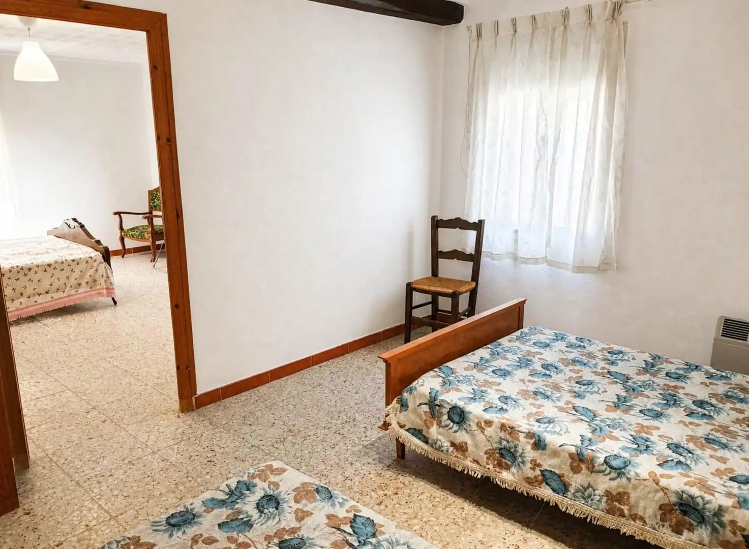 Schlafzimmer von Country house zum Verkauf in Montón mit Abstellraum