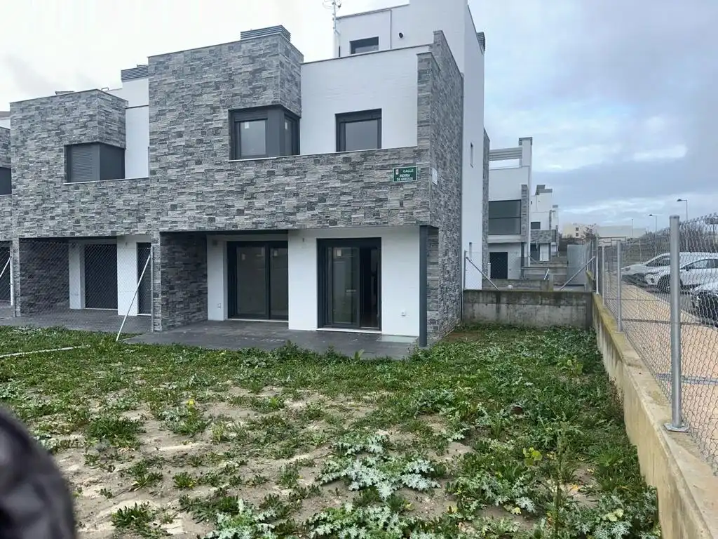 Vista exterior de Casa o chalet en venta en Arroyo de la Encomienda con Jardín privado y Piscina