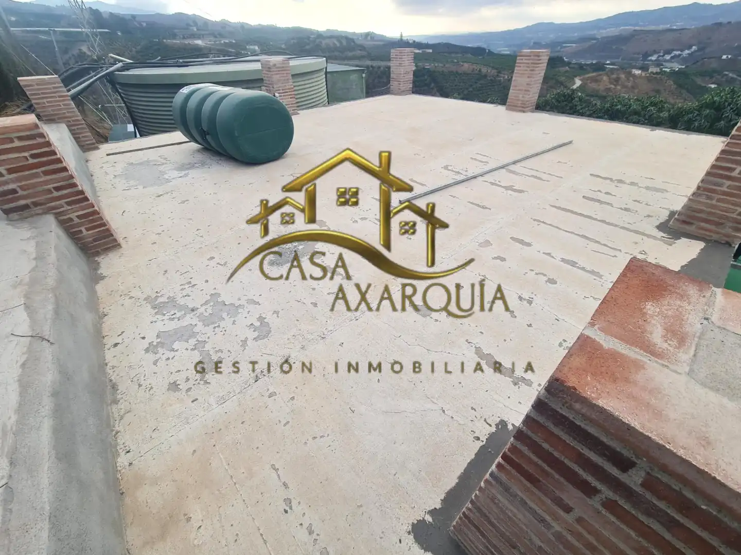 Vista exterior de Finca rústica en venda en Vélez-Málaga amb Jardí privat, Terrassa i Piscina