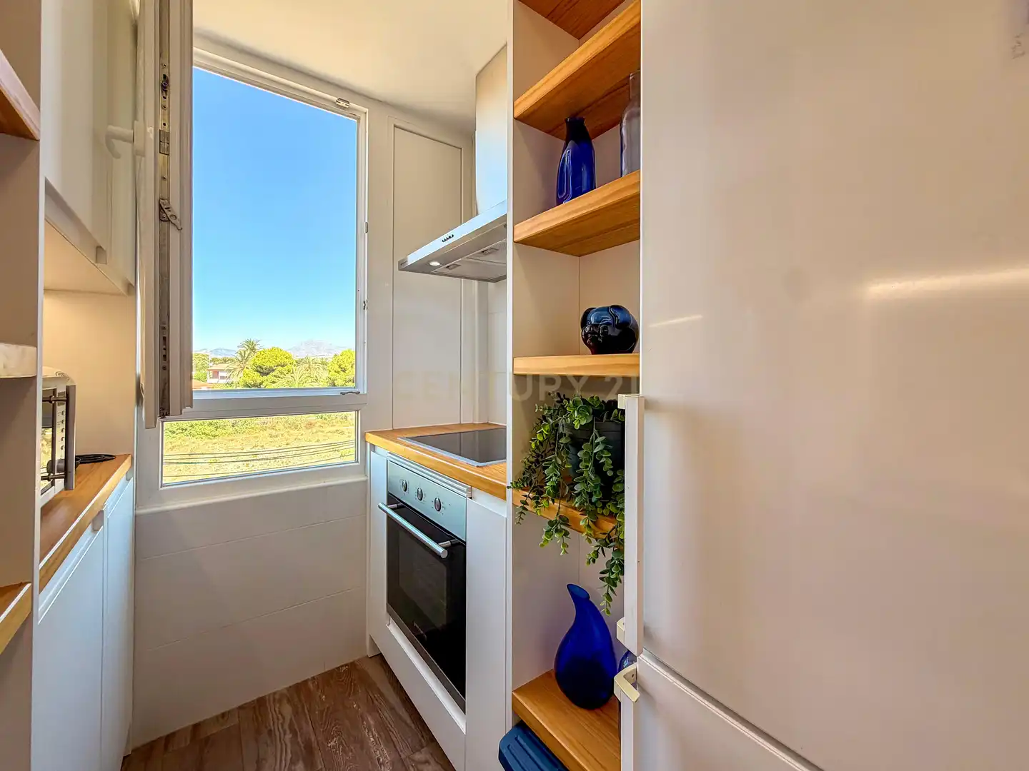 Kitchen of Flat for rent in El Campello  with Air Conditioner, Oven and Washing machine