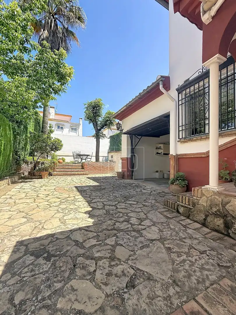 Vista exterior de Casa adosada en venta en Peligros con Aire acondicionado, Calefacción y Jardín privado