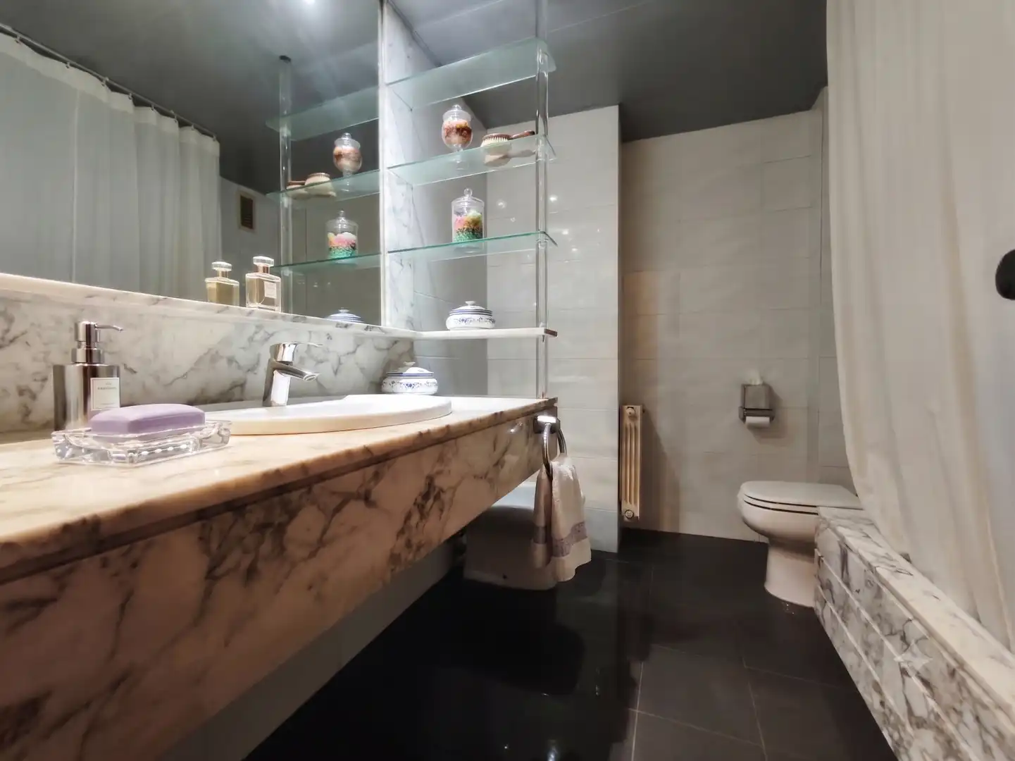 Baño de Piso en venta en Barcelona con Aire acondicionado, Calefacción y Parquet