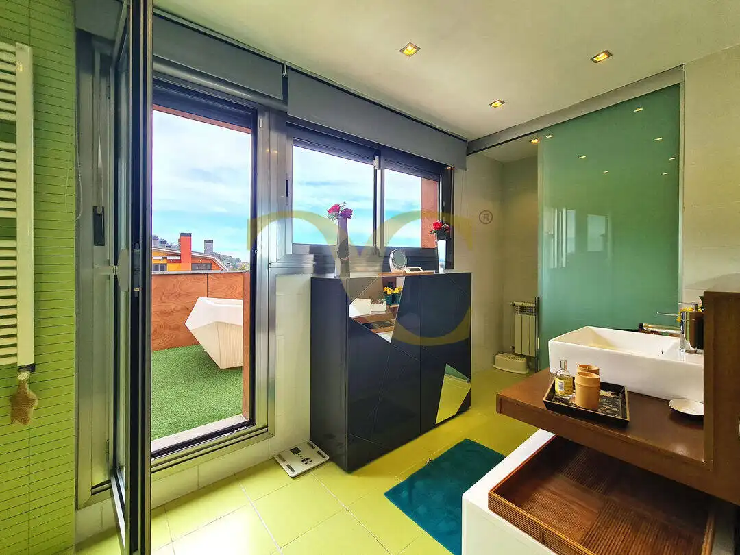Schlafzimmer von Maisonette zum Verkauf in Oviedo  mit Heizung, Privatgarten und Terrasse