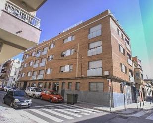 Vista exterior de Edifici en venda en Terrassa