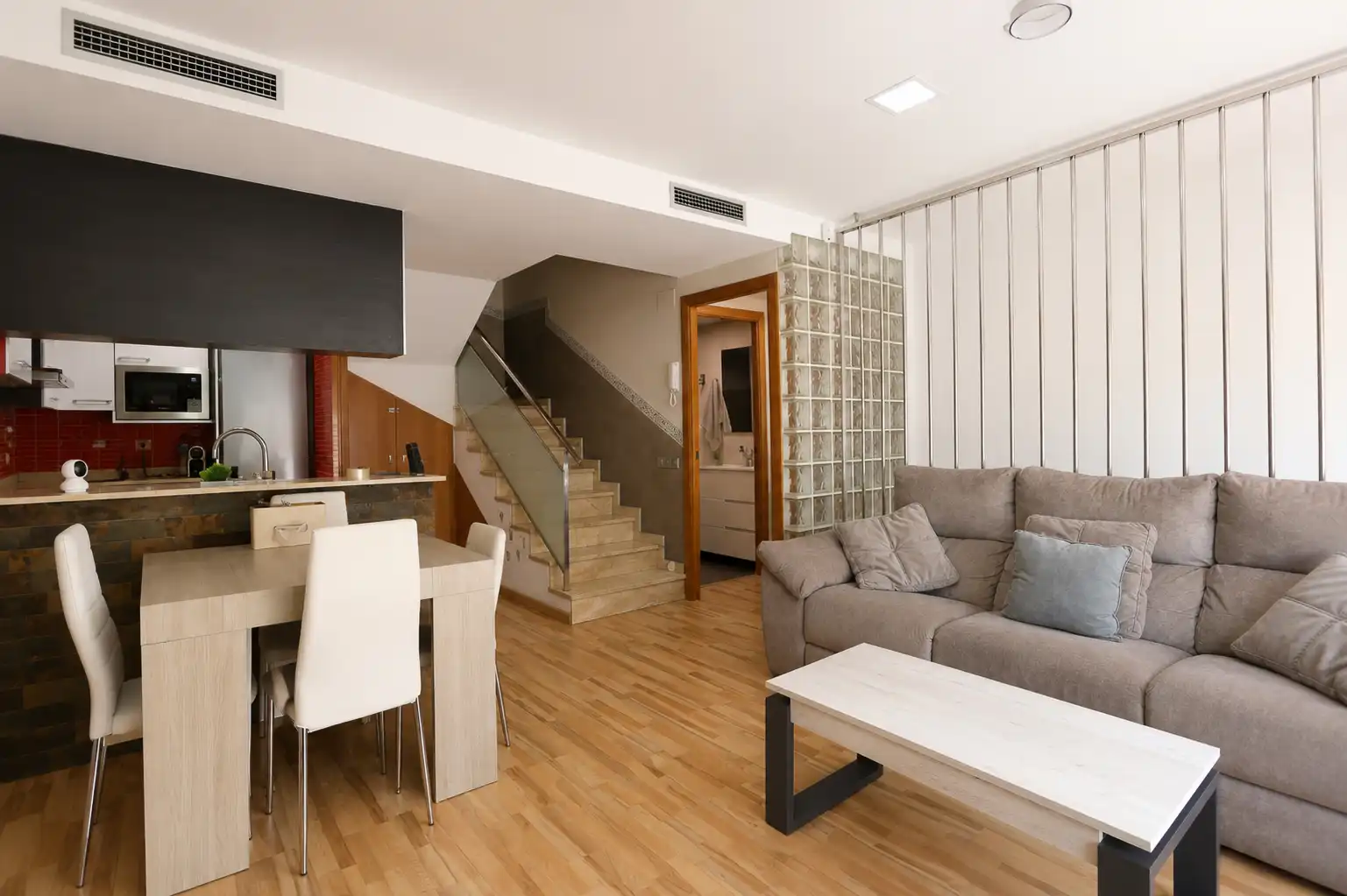 Adosado con terraza en venta en Carrer de Pau Claris, imagen 10