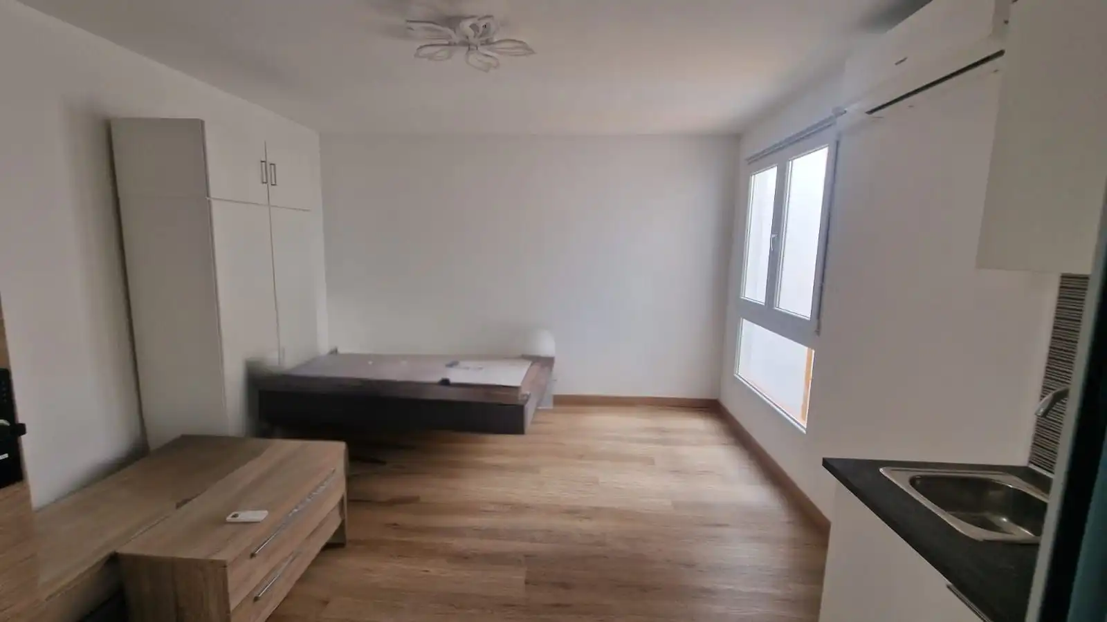 Bedroom of Buildings for sale in Barcelona