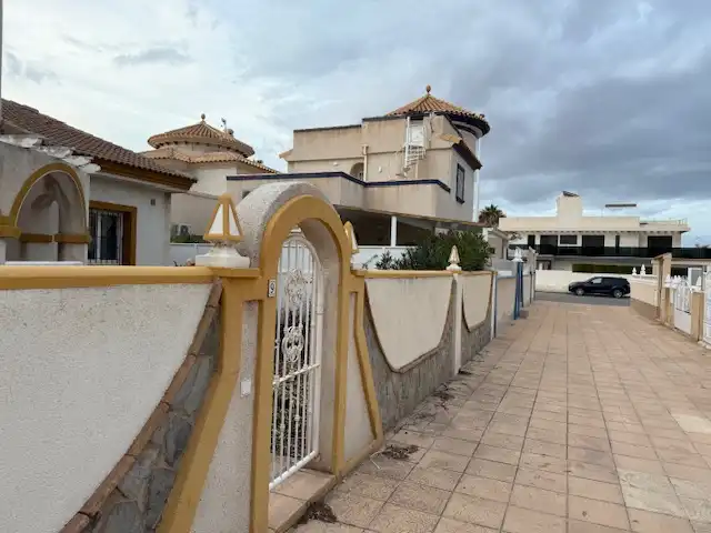 Exterior view of Houses for sale in Orihuela  with Terrace and Swimming Pool