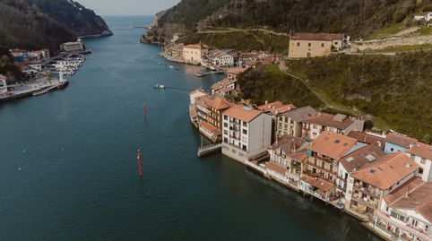 Foto 2 de Piso en venta en Donibane Kalea, 51, Pasaia, Gipuzkoa