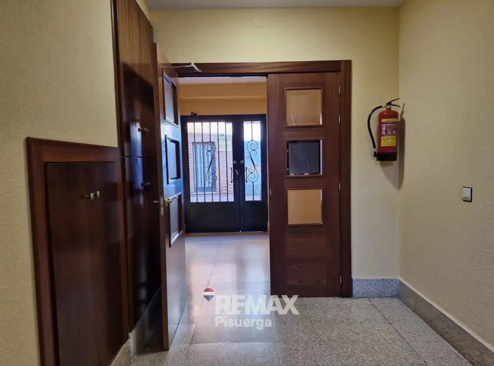 Piso en venta en Benavente con Terraza y Balcón
