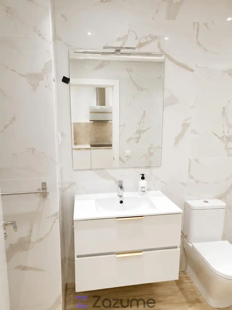 Badezimmer von Wohnungen zur Miete in Fuengirola mit Klimaanlage, Möbliert und Ofen