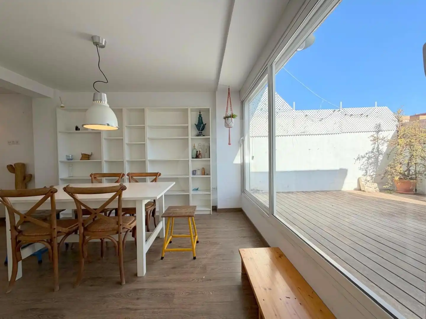 Esszimmer von Dachboden zur Miete in Valencia mit Klimaanlage, Terrasse und Möbliert