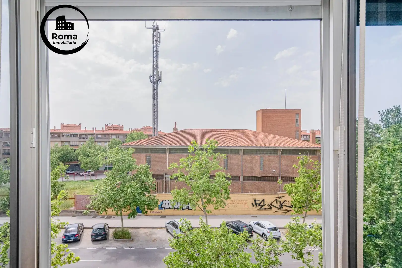 Vista exterior de Pis en venda en Granada amb Aire condicionat, Moblat i Balcó