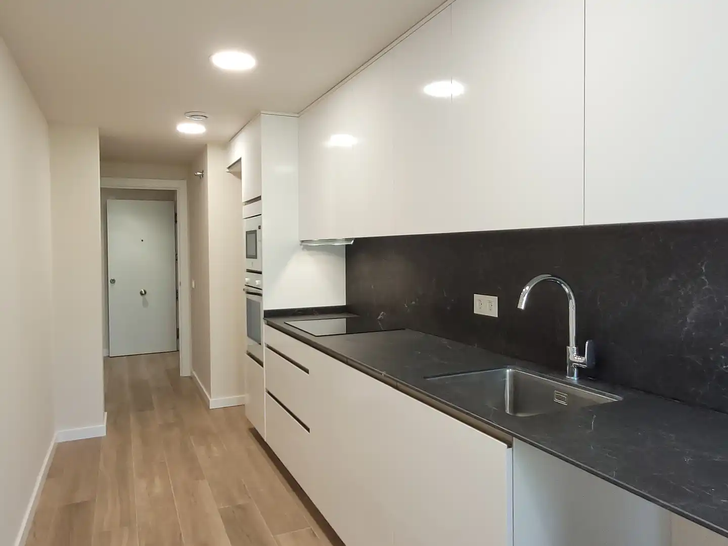 Neubau-Wohnung mit Terrasse zum Verkauf in Avinguda d'Ermengol V