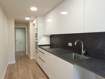 Neubau-Wohnung mit Balkon zum Verkauf in Avinguda d'Ermengol V