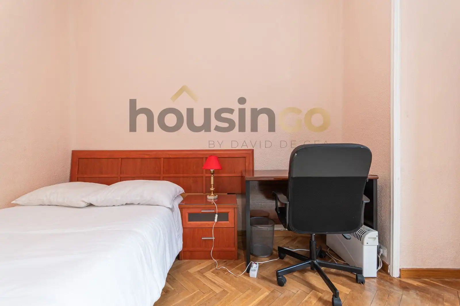 Bedroom of Flat for rent in Madrid  with Heating, Parquet flooring and Furnished