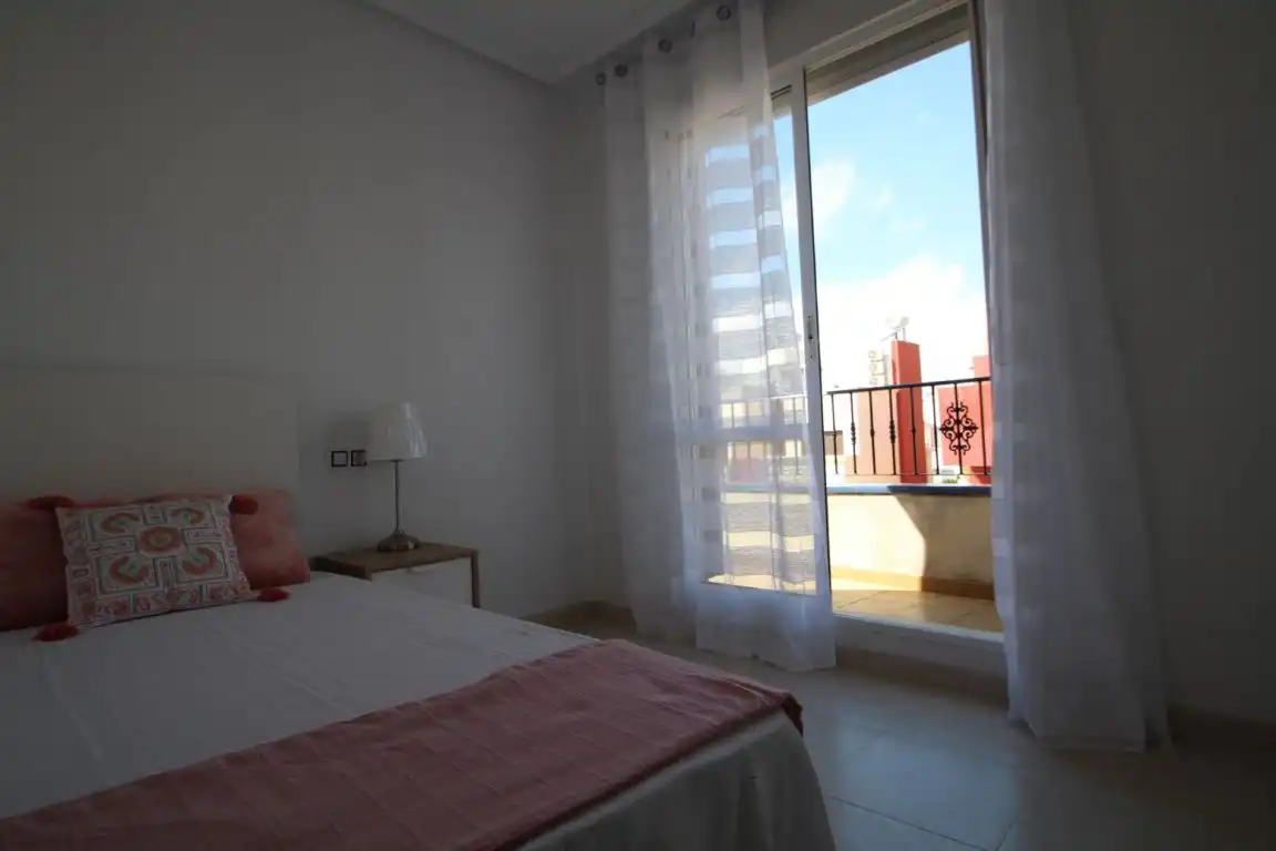Habitación de Casa adosada en venta en Torrevieja con Calefacción, Jardín privado y Terraza
