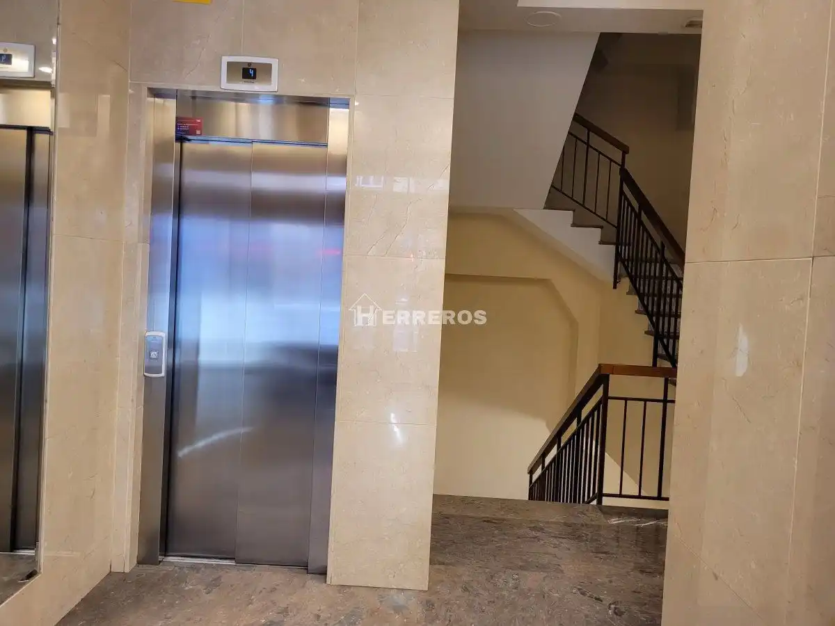 Apartament en venda en  Logroño amb Calefacció, Parquet i Terrassa