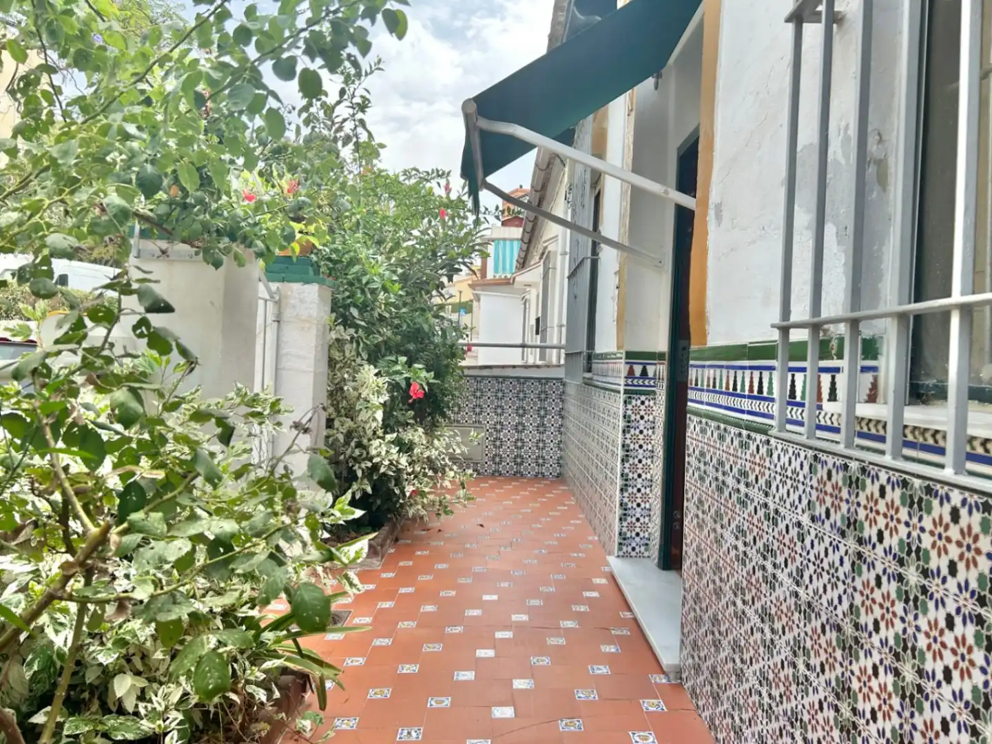 Vista exterior de Casa adosada en venda en Málaga amb Aire condicionat, Terrassa i Traster