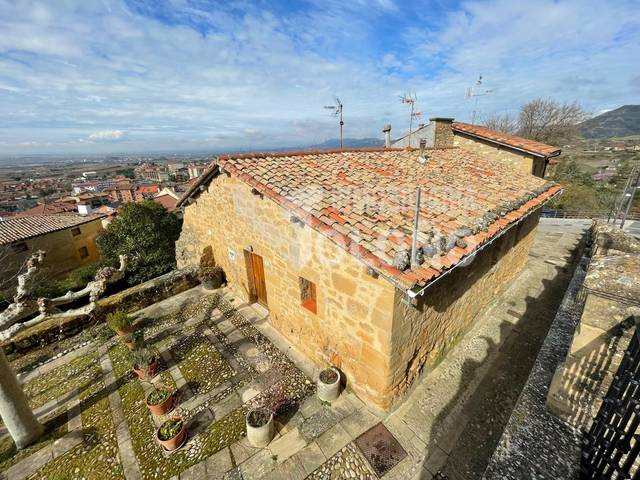 Casa-chalet en Venta en La Mota Alta Kalea, 17 en Labastida / Bastida