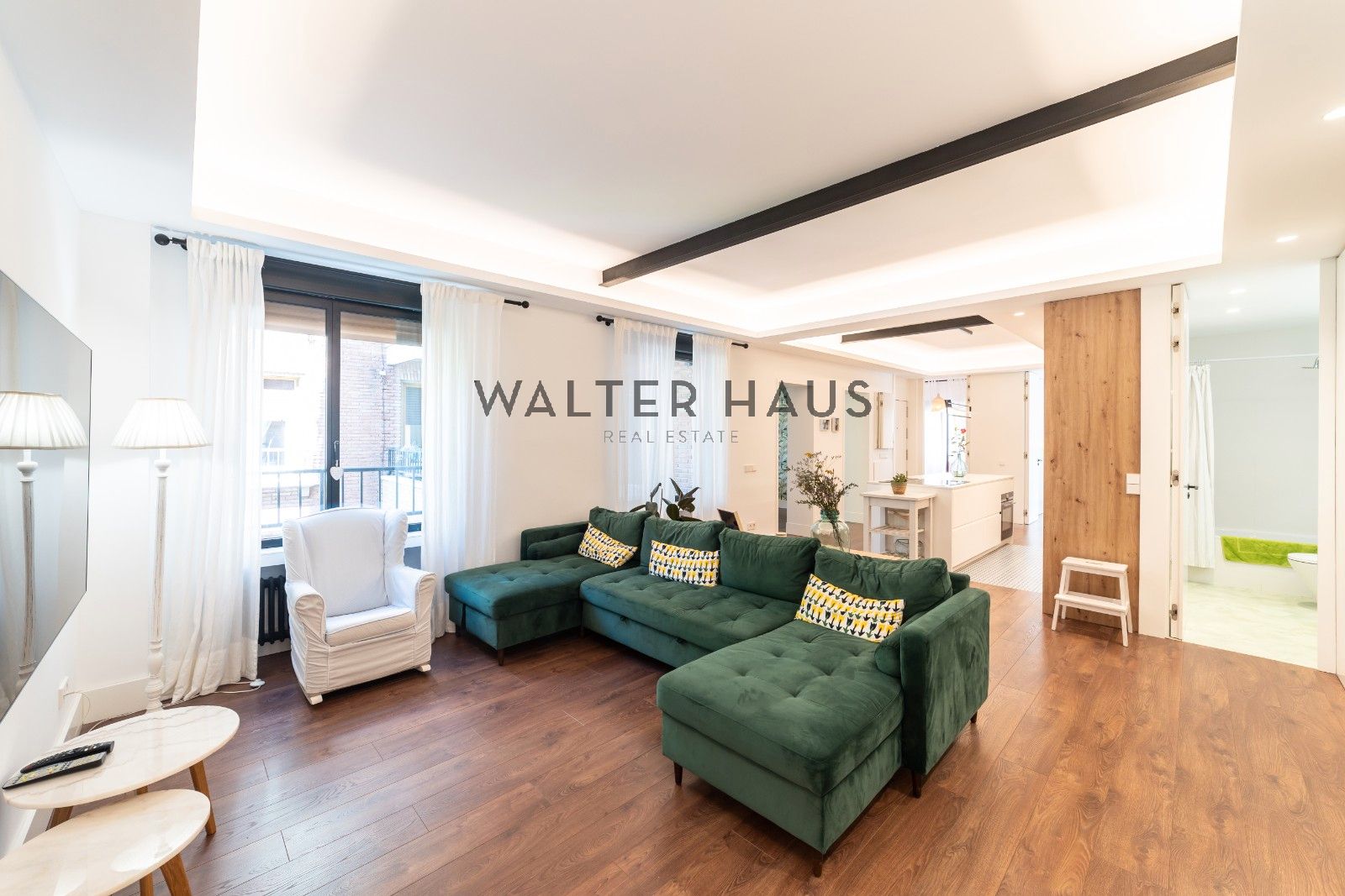 Living room of Flat for sale in  Madrid Capital  with Air Conditioner, Terrace and Storage room