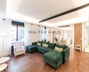 Living room of Flat for sale in  Madrid Capital  with Air Conditioner, Terrace and Storage room