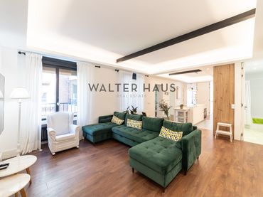 Flat with lift for sale in Calle de la Santísima Trinidad