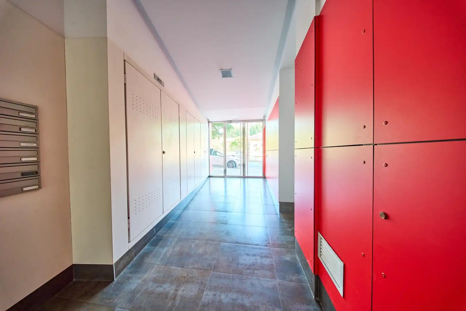Wohnung zum Verkauf in Granada mit Heizung, Privatgarten und Gemeinschaftspool