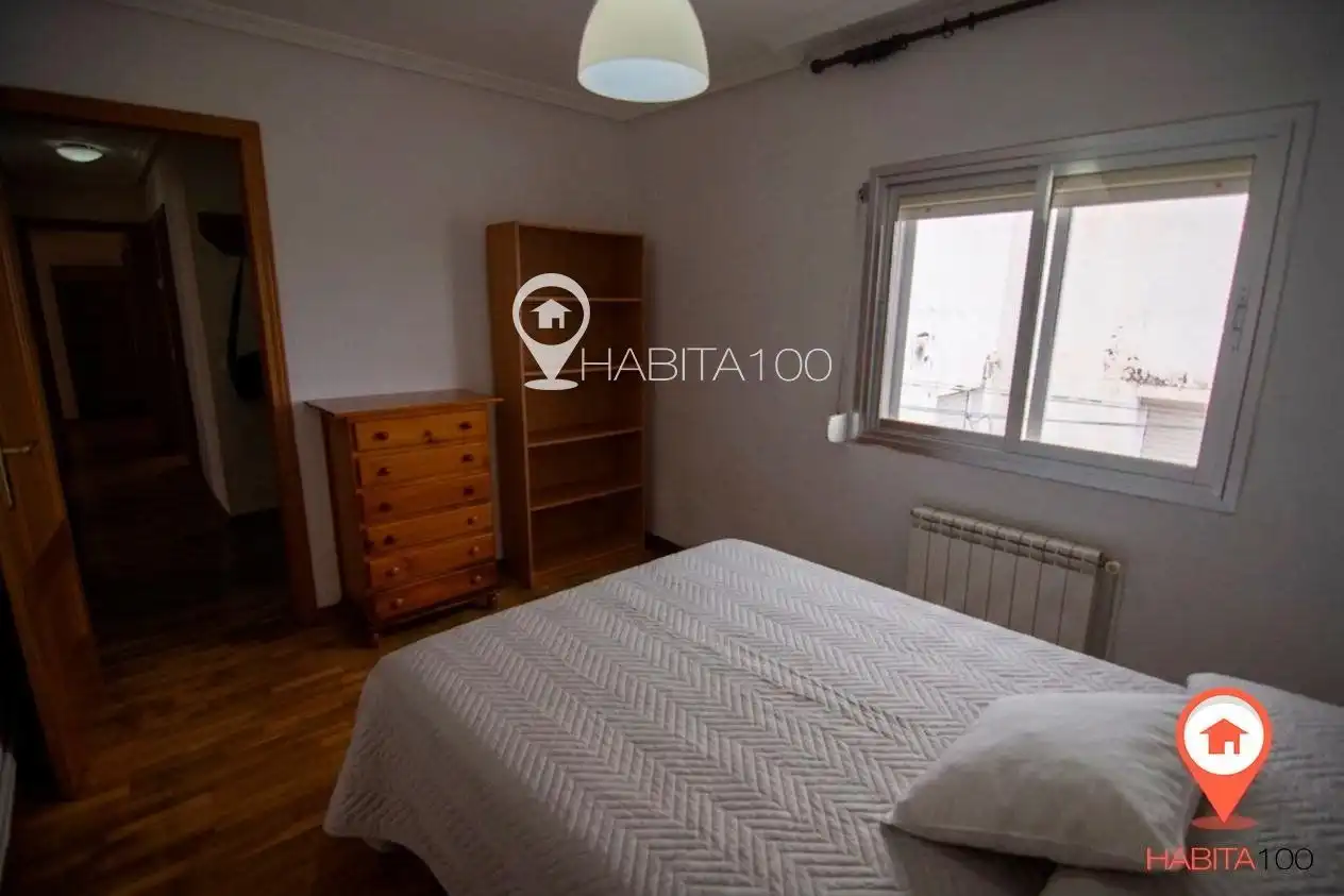 Habitación de Piso en venta en Cuenca con Calefacción, Terraza y Trastero