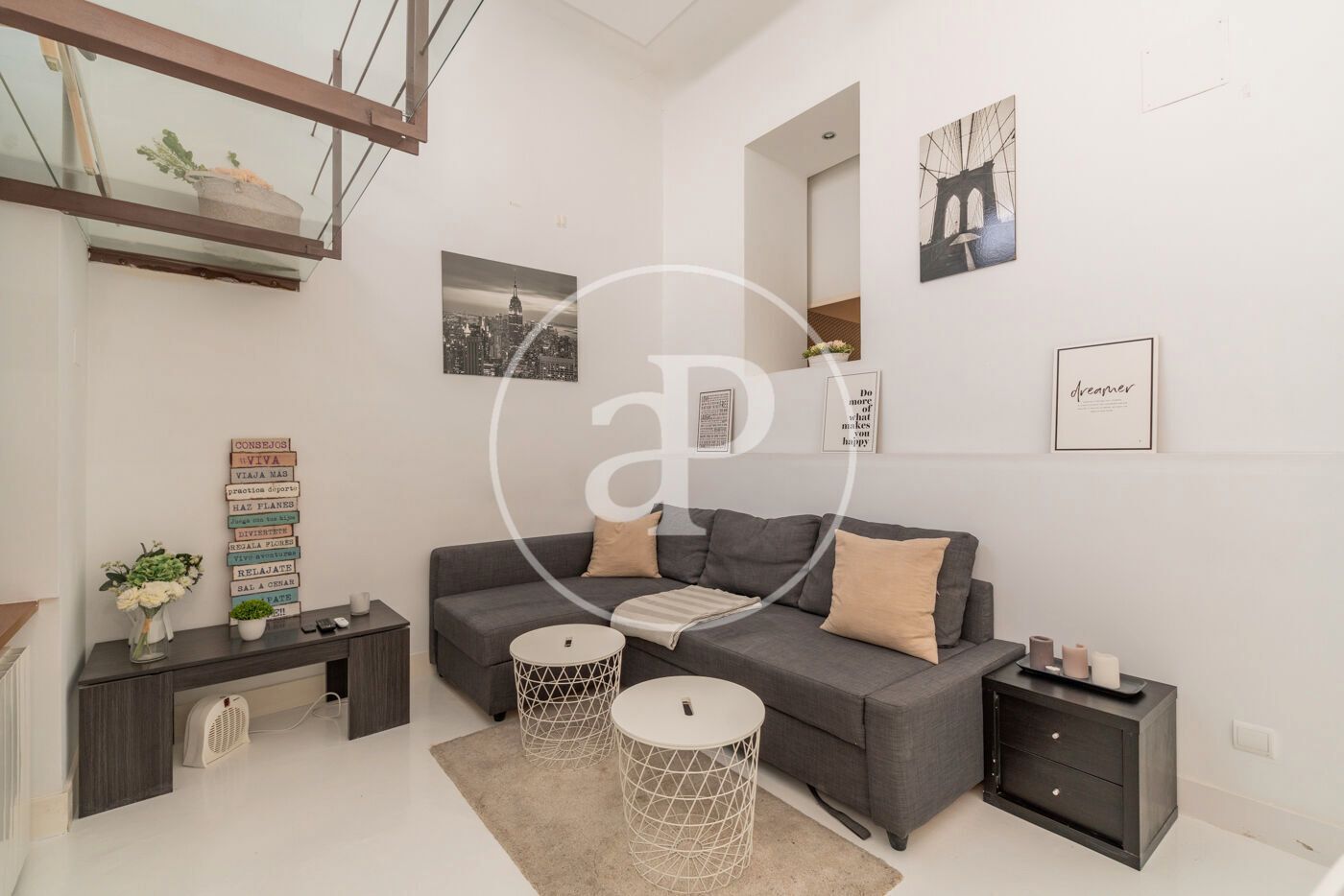 Living room of Flat for sale in  Madrid Capital  with Heating, Terrace and Furnished