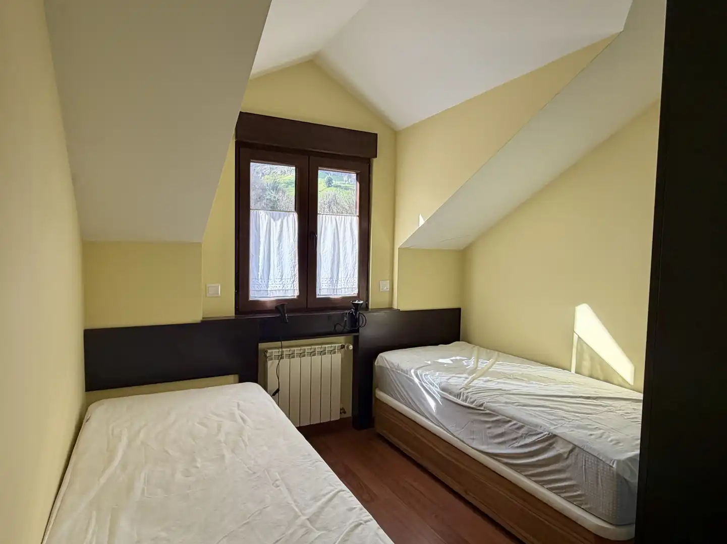 Schlafzimmer von Einfamilien-Reihenhaus zur Miete in San Roque de Riomiera mit Heizung und Privatgarten