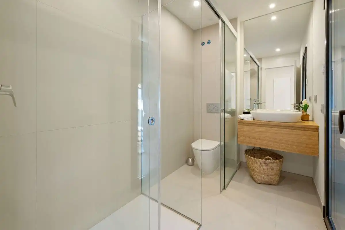 Bany de Apartament de lloguer en Fuengirola amb Aire condicionat, Calefacció i Terrassa