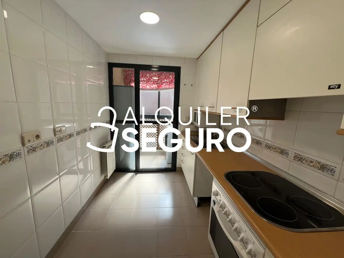 Cuina de Pis de lloguer en Madrid amb Aire condicionat, Calefacció i Traster